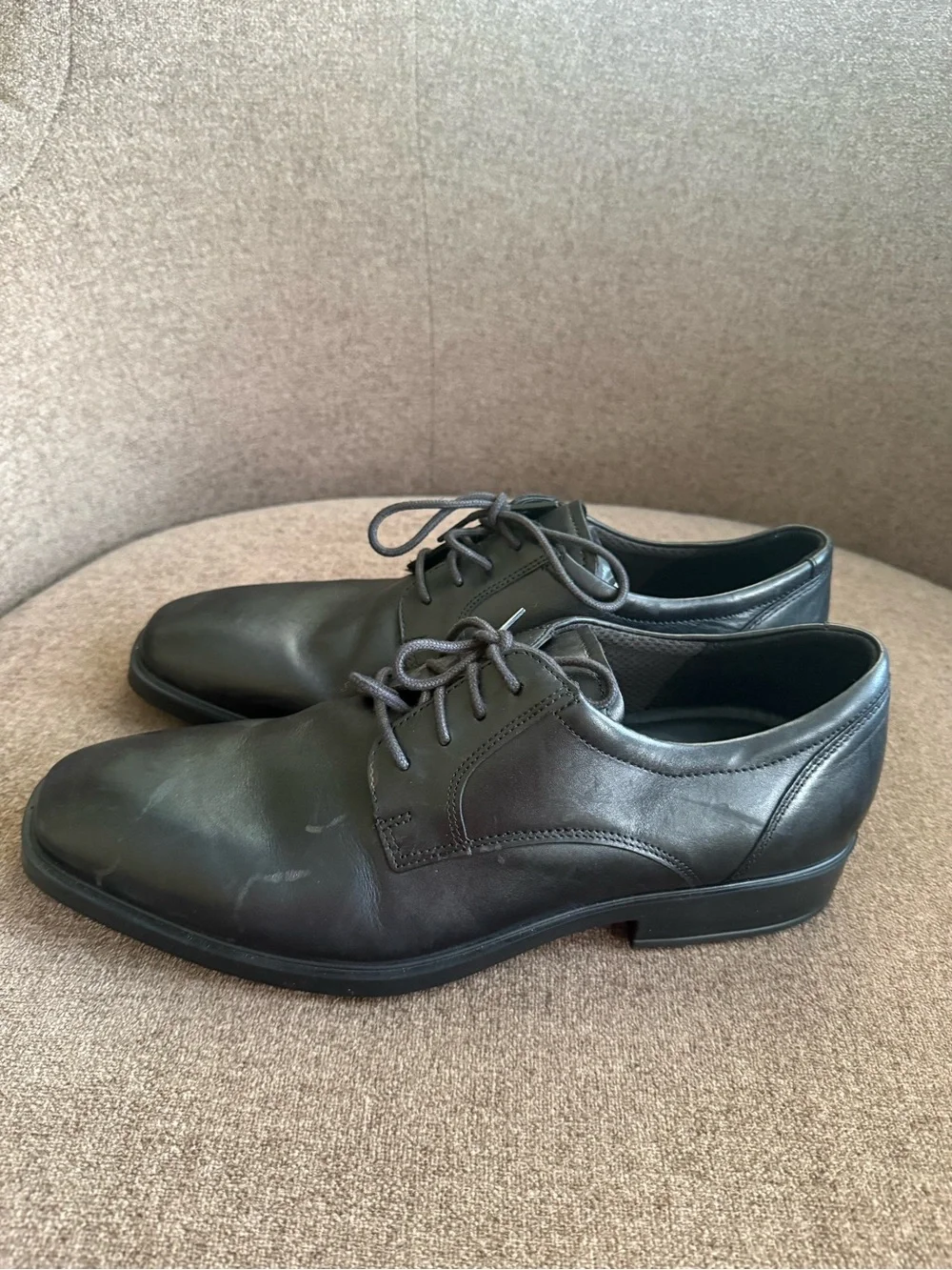 Men's Classic Lace-Up Dress Shoes in black sizes 45